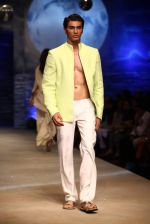 Model walk the ramp for Wendell Rodricks at Wills India Fashion Week 2011 on 10th Oct 2011 (63).JPG